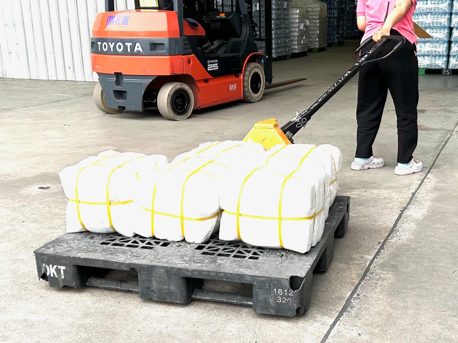 ถุงพลาสติกบรรจุขวด PET ระหว่างการขนส่ง